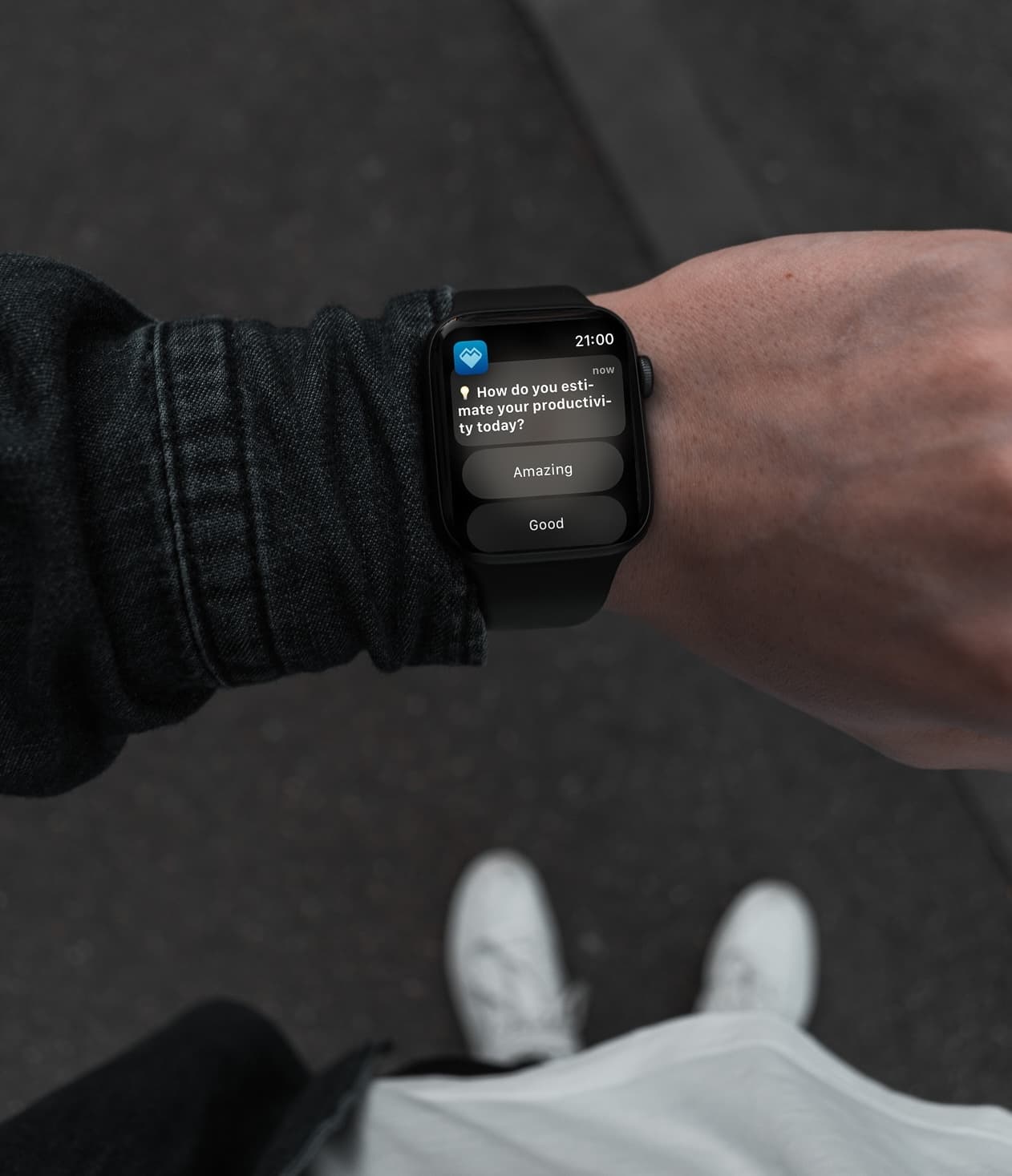 Tracking notification on watch